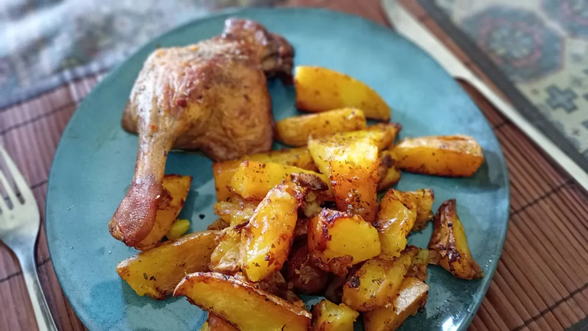 Запечённая куриная ножка с бедром