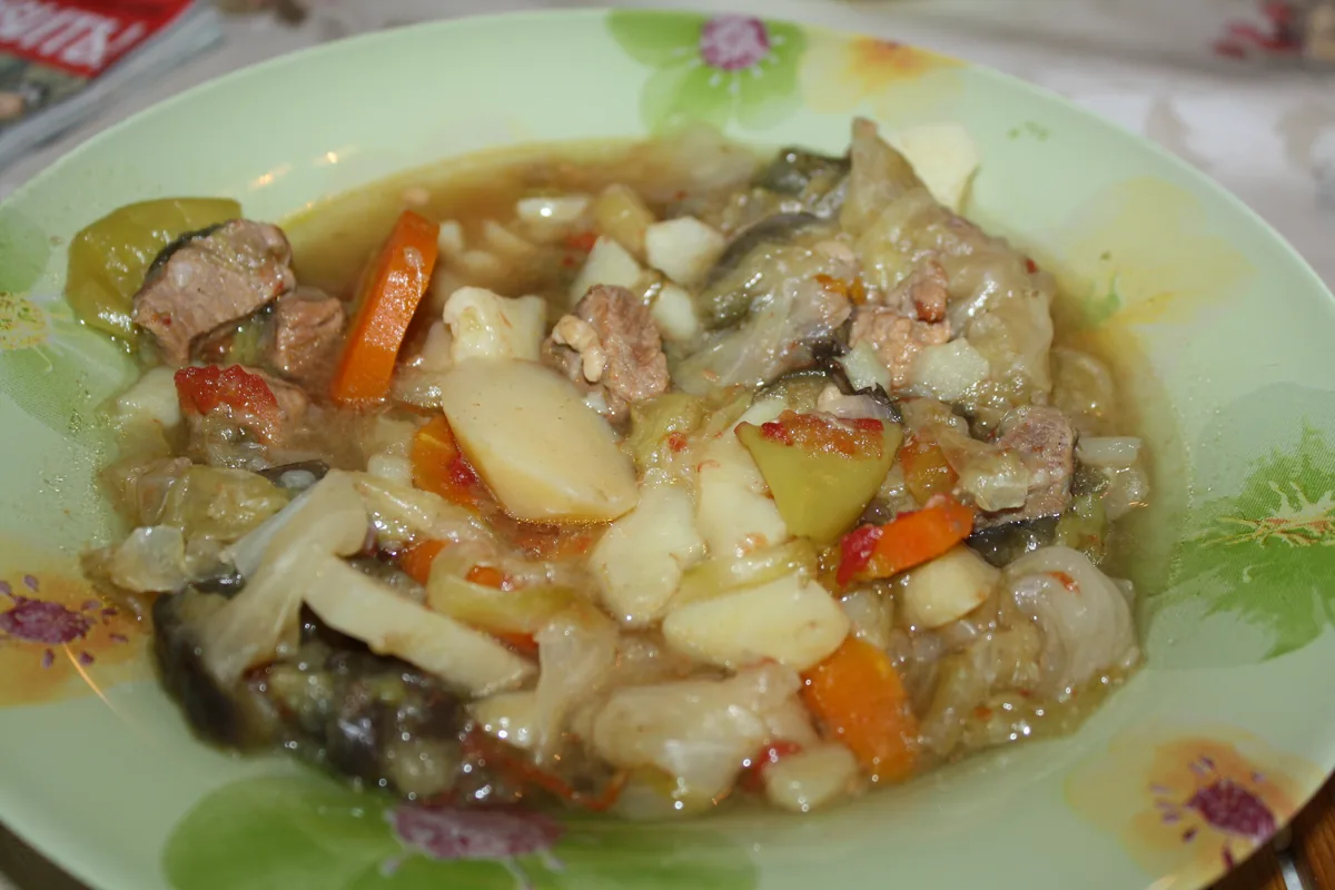Азу с мясом, картофелем и овощами